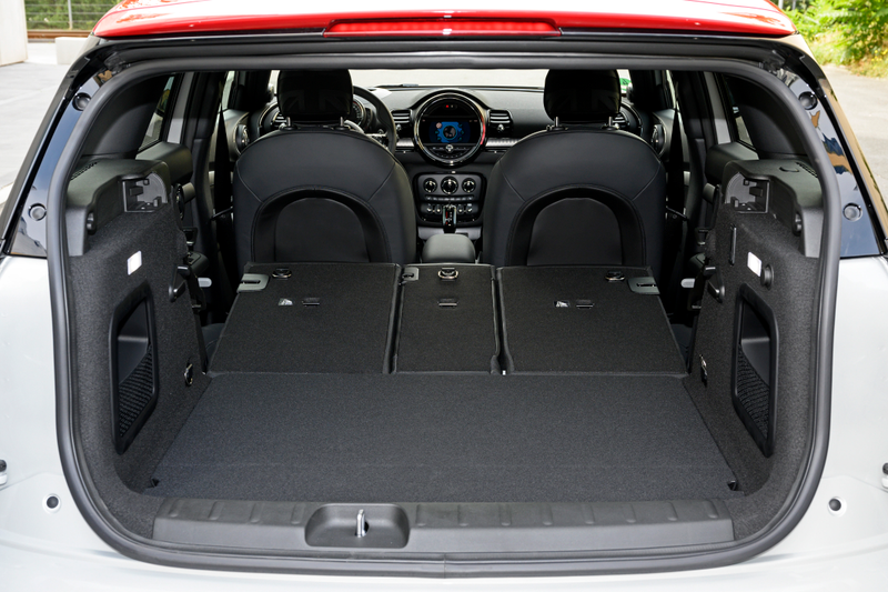 Illustration for article titled With 306 HP, The 2020 Mini JCW Clubman Becomes A Legit Hot Hatchback With Barn Doors